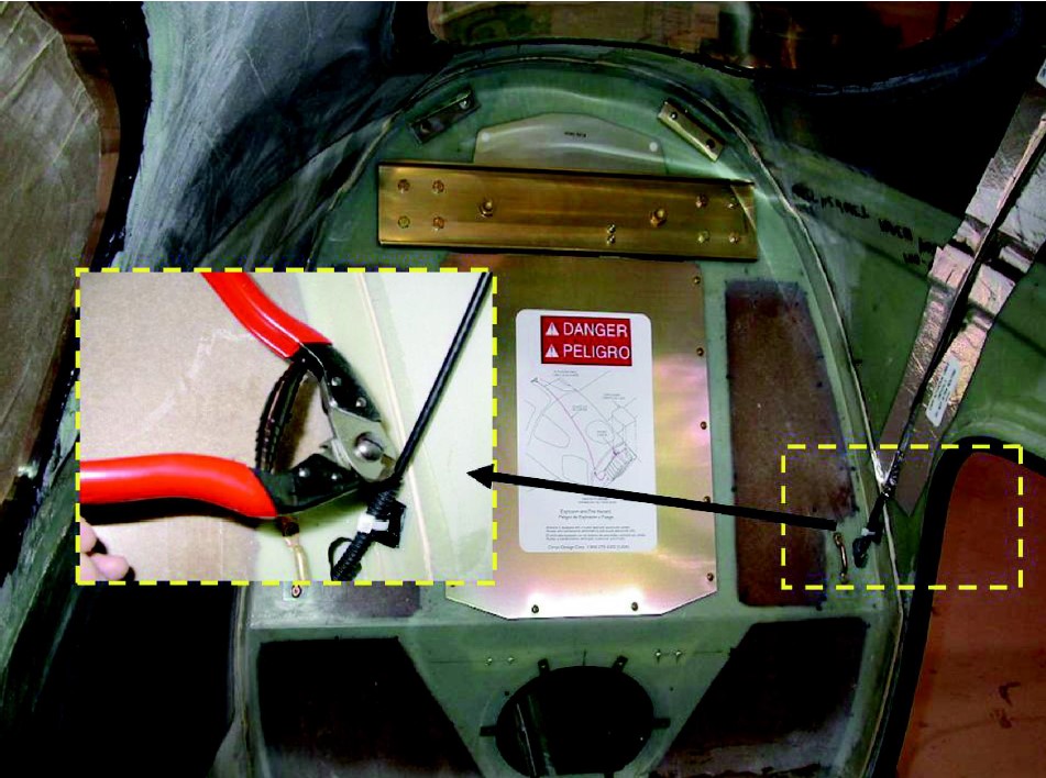 Figure&nbsp;5: Diagram extracted from Cirrus 1st Responder Information Manual - Activation handle and cable hazards