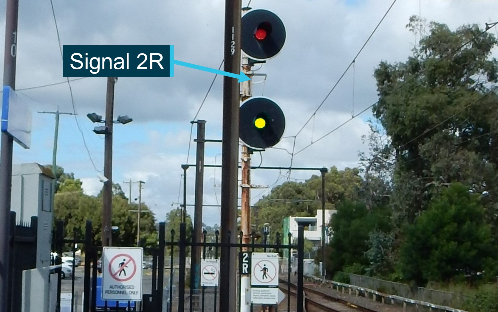 Figure&nbsp;3: Home signal 2R located at the end of the platform at Ferntree Gully station