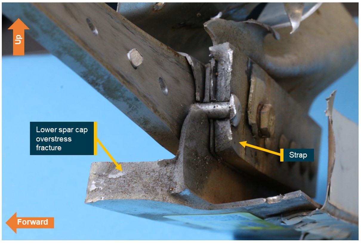 Figure&nbsp;14: Close-up of the lower spar cap outboard fracture surfaces 