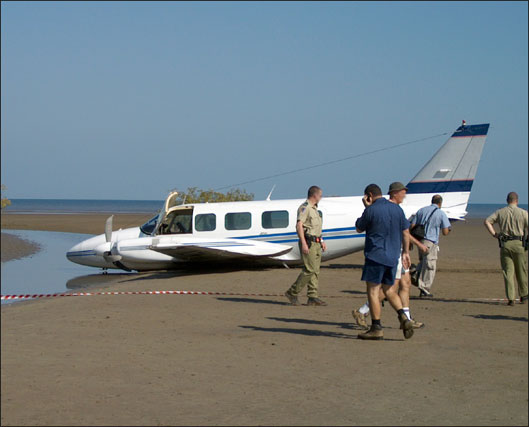 aair200402947_001.jpg