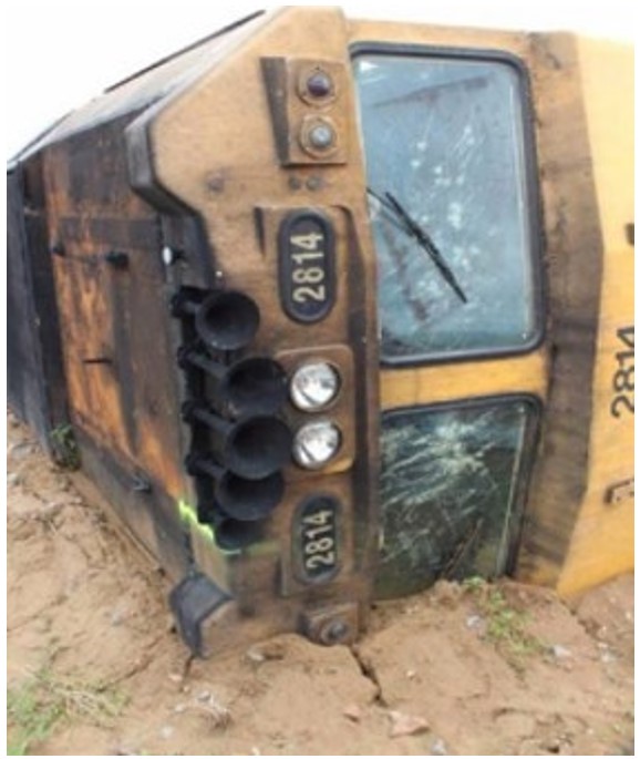 Image showing impact damage from glass hammer to the laminated windscreen of a similar 2800 class locomotive that derailed and overturned at Julia Creek in December 2015.