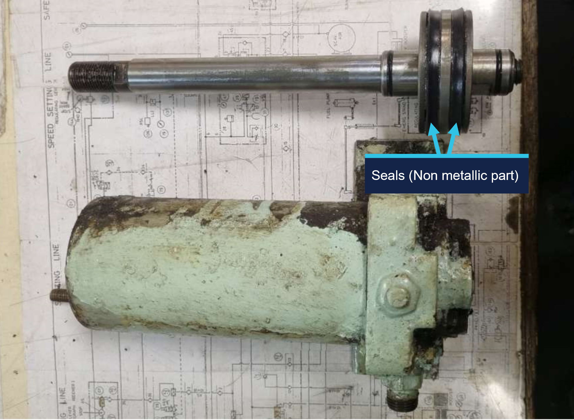 Figure 5: Main air distributor reversing cylinder/servo piston with new seals
