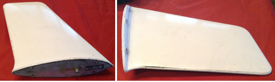 Photographs showing an antenna with the same part number as the detached antenna.
