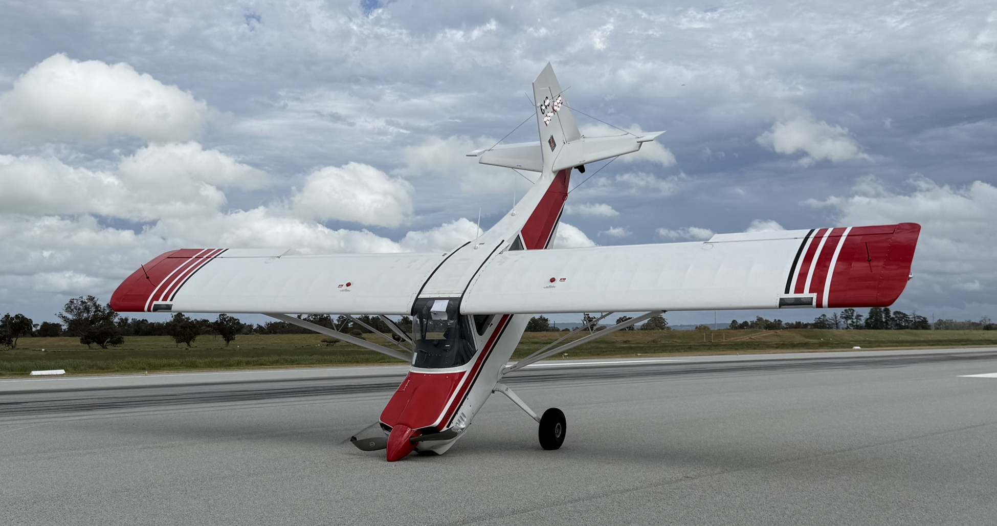 Picture showing aircraft at rest on the runway post occurrence.