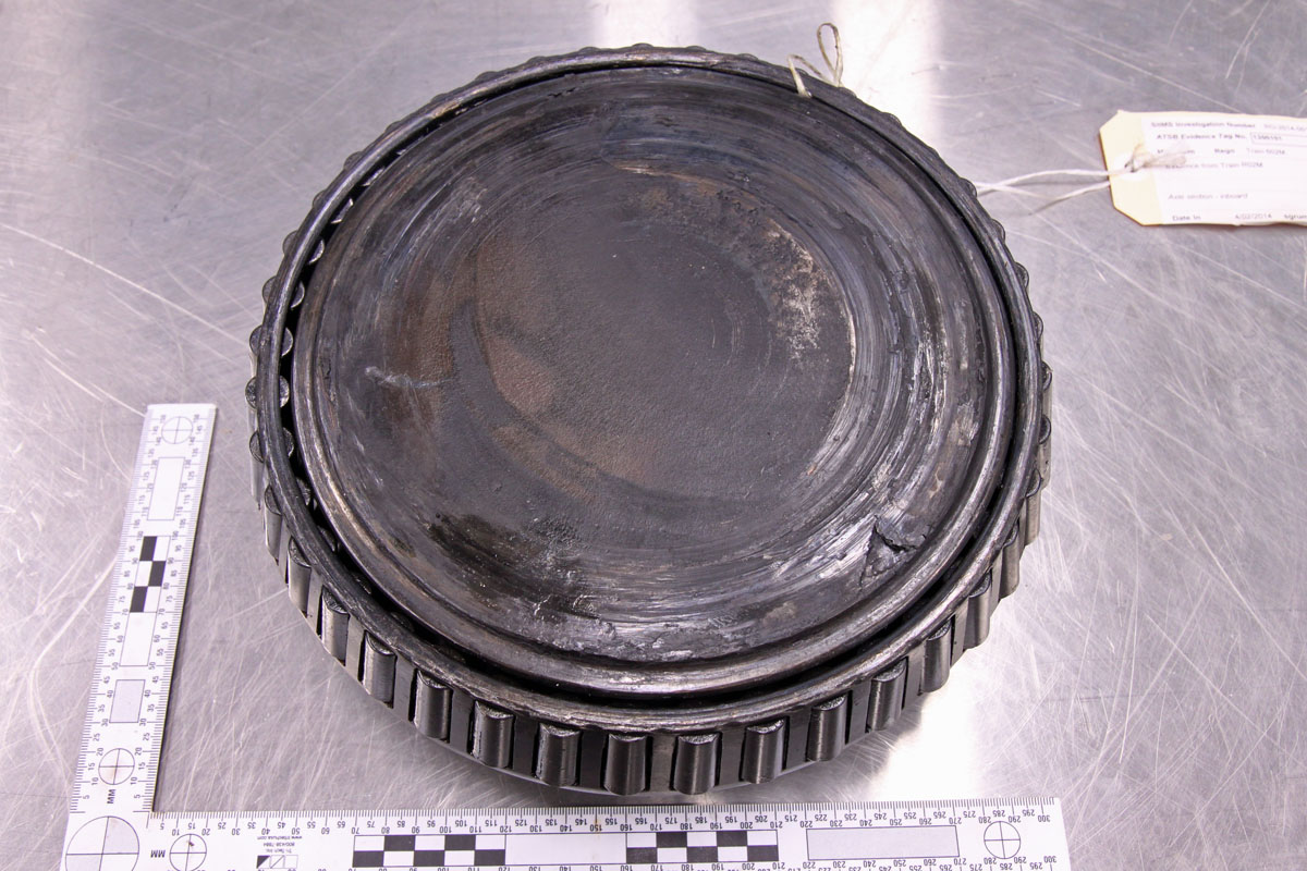 View of the fractured axle adjacent the low speed bearing