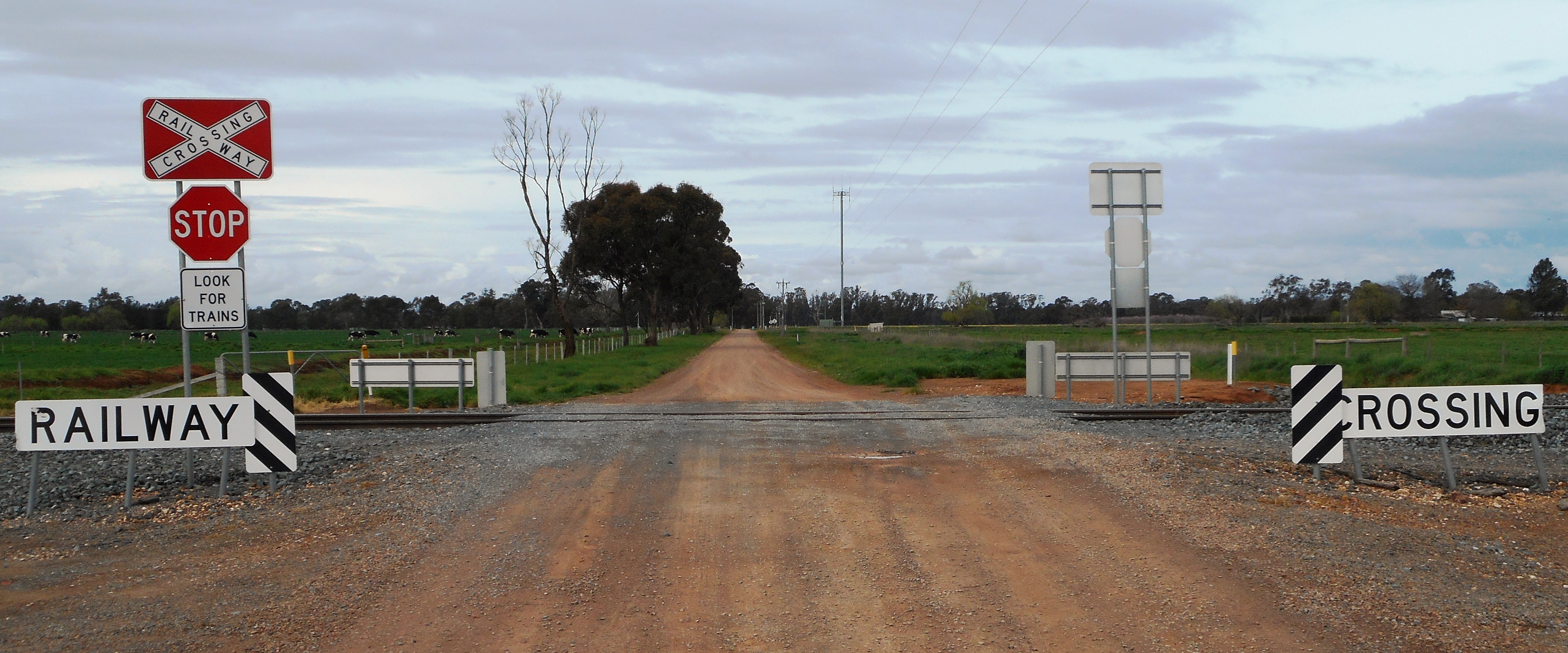 Figure 1: Pogue Road level crossing viewed from the direction of the car’s approach
