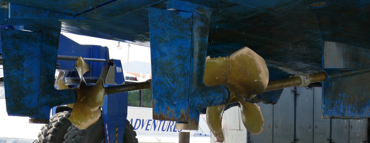 Figure 10: Damage to ABFC Roebuck Bay's propellers, rudders and skegs. Source: ATSB