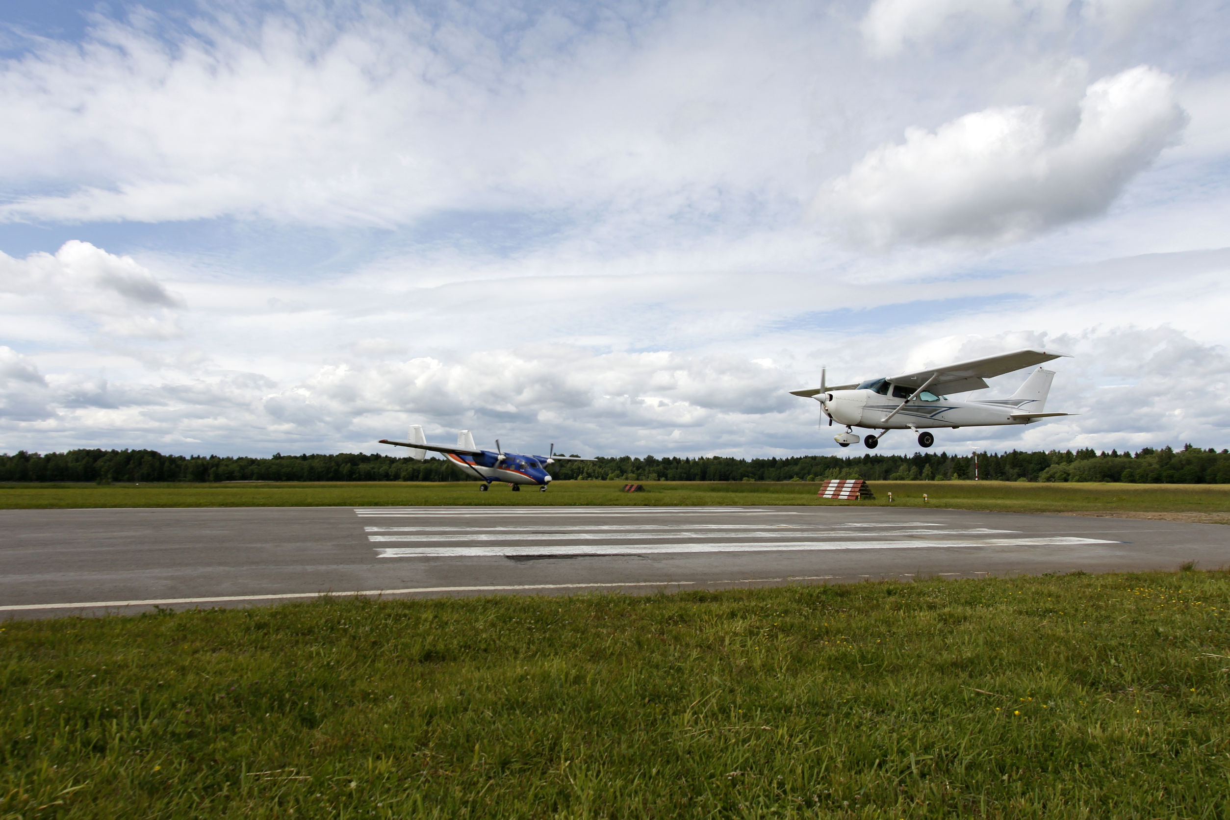 General aviation aircraft landing