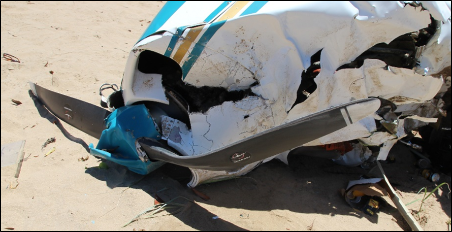 Figure 14: Propeller blades showing slight paint abrasion damage. Source: ATSB.