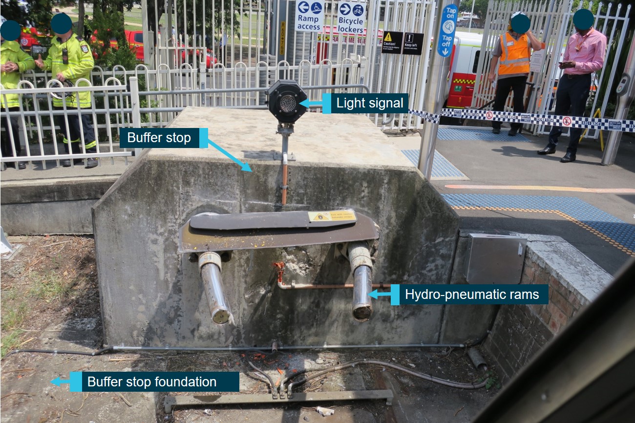 Figure 8: Platform 2 buffer stop of Richmond Station. This diagram shows the post-collision damage to the buffer stop on Platform 2, details at Richmond Station, and the light signal attached to the buffer stop.
Source: ATSB