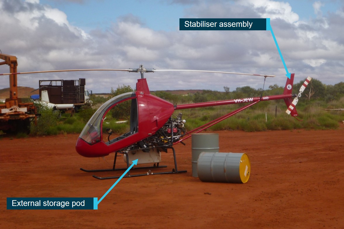 Figure 8: External storage pod as fitted to VH-JEW at Indee Station on 23 July 2015.Source: Andrew Miles, annotated by the ATSB