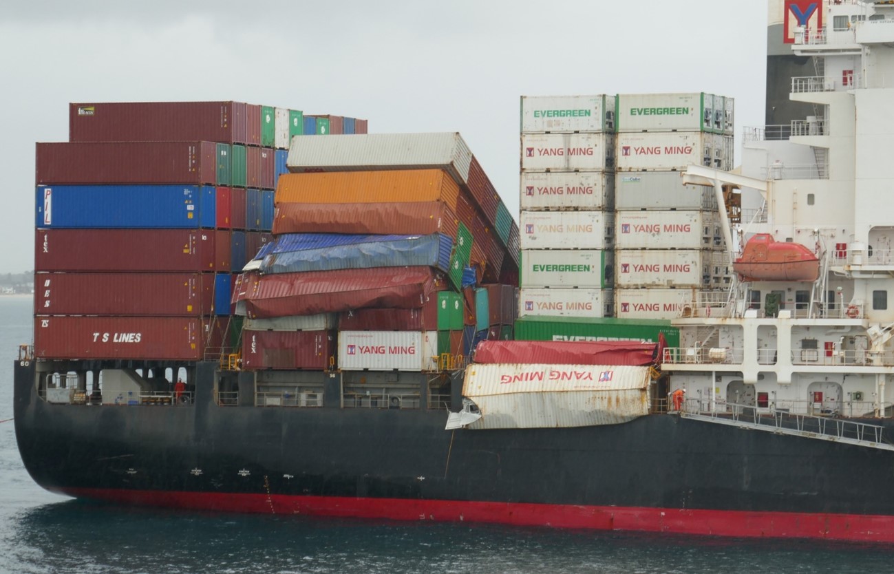 Figure 3: Damaged containers in bays 52 and 56.<br />
Source: ATSB