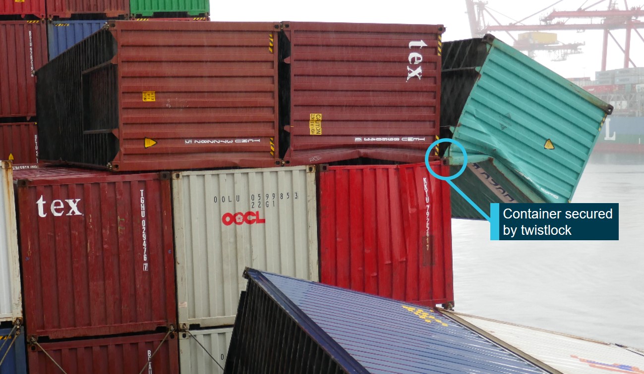 Figure 11: Dislodged containers six days after the accident.<br />
Source: ATSB
