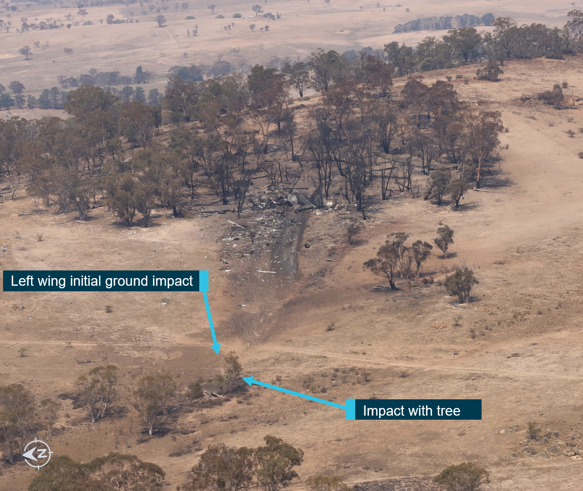 Figure 3: Aircraft impact and wreckage.<br />
Source: ATSB