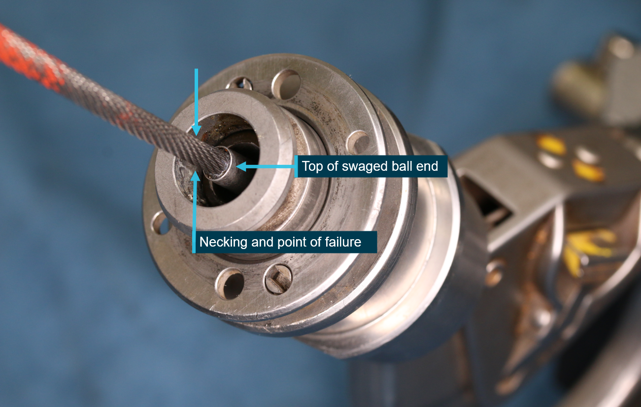 Exemplar hook assembly noting the failure location.<br />
Source: ATSB