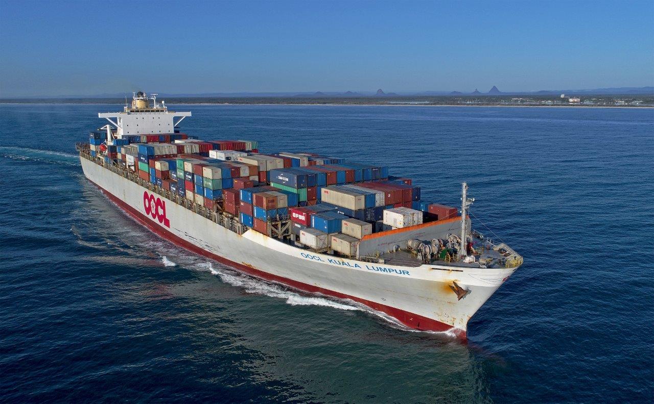 Figure 1: OOCL Kuala Lumpur.<br />
Source: Owen Foley, Shipspotting.com