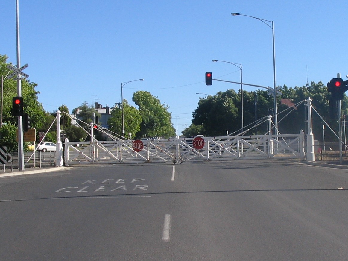 Figure 4: Level crossing gates, Lydiard St North, Ballarat - southern road approach.<br />
Source: Pass Assets - Department of Transport (Vic)