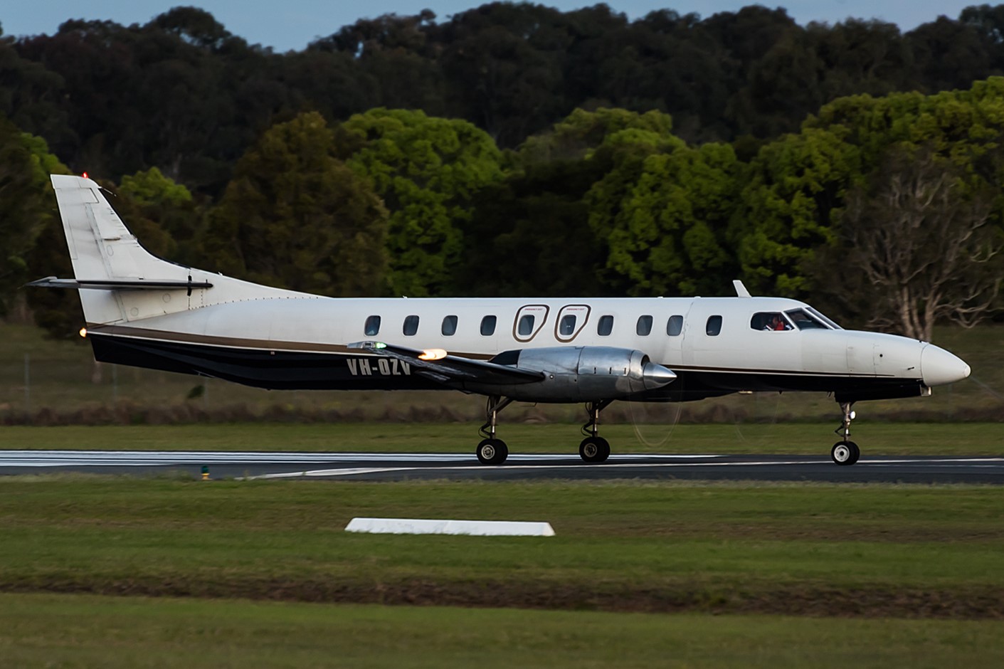 Figure 1: VH-OZV