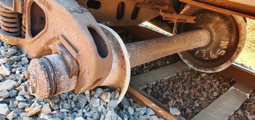 The derailed wheelset on ARFY2253s