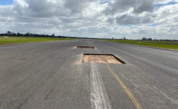 picture1-closed-runway-ao-2020-056.jpg
