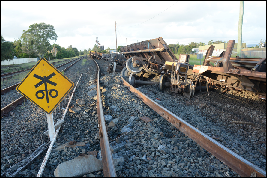 Derailment involving Qube freight train 5WB7  Casino, NSW, on 17 March 2022