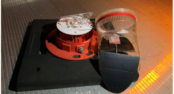 Damaged airport temporary unserviceability light.