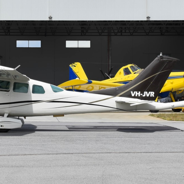 The photo shows VH-JVR.
