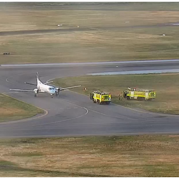 The aircraft stopped on taxiway D1. (Adelaide Airport)
