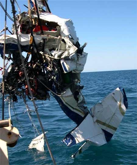 aair200403006_002.jpg
