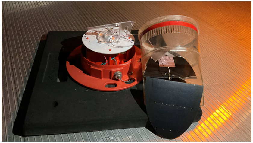 Damaged airport temporary unserviceability light.