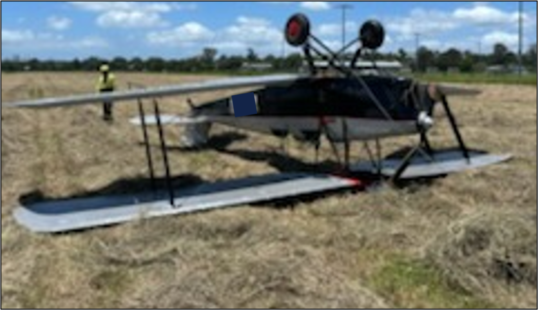 Photo of aircraft upside down after occurrence